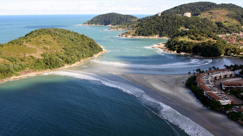 Praia
                    de Pernambuco e Mar Casado